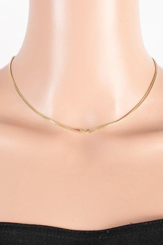 Metallic Knot Necklace in Silver