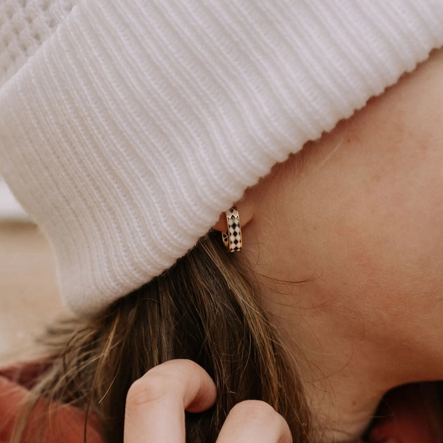 Black White Reversible Huggies