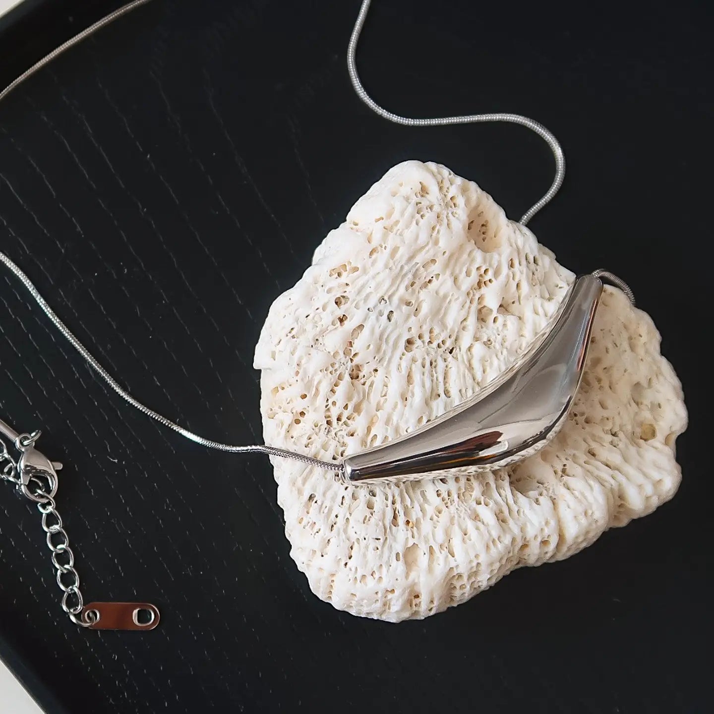 Curve Silver Necklace