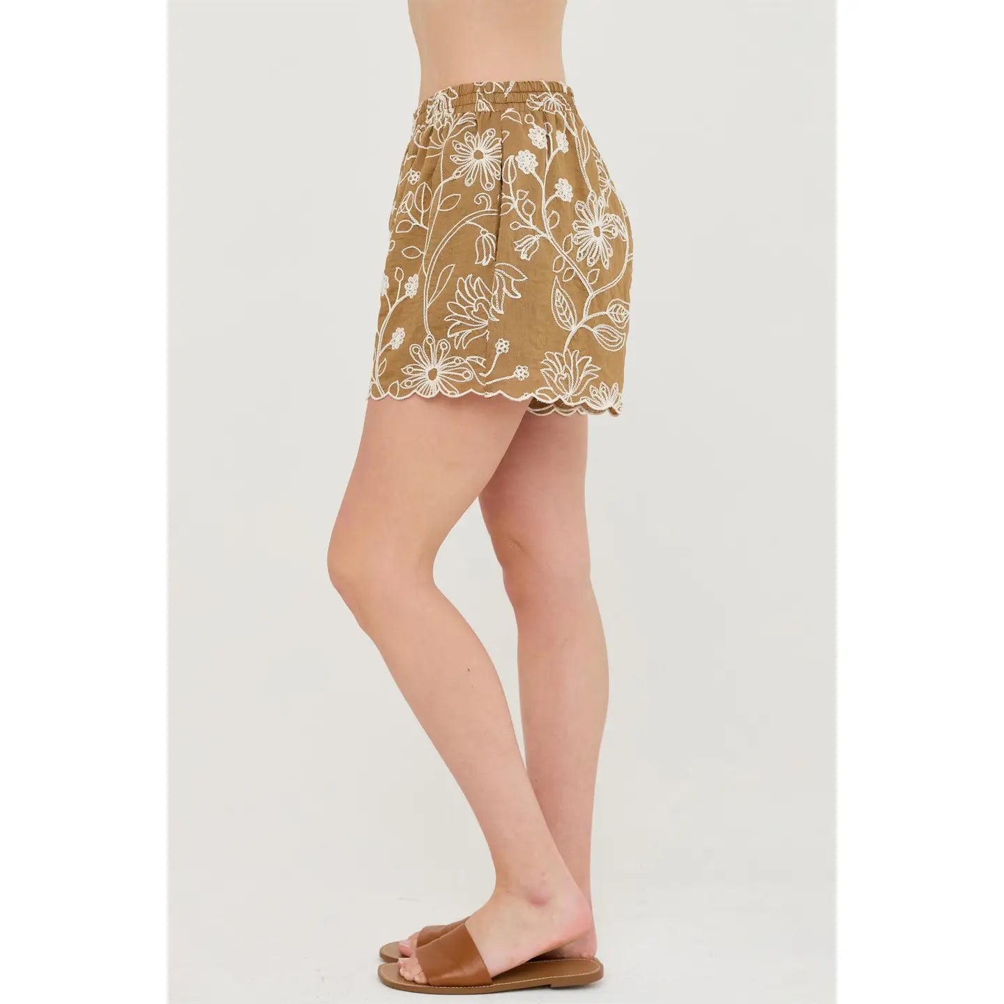 Embroidered Scallop Shorts