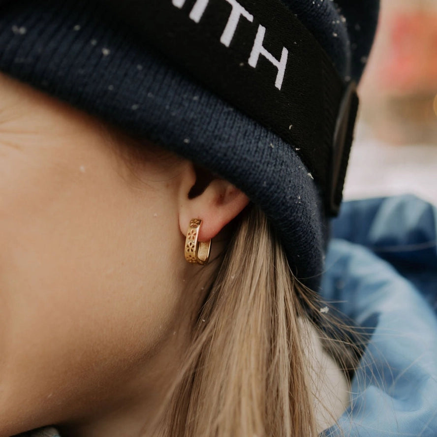 Black White Reversible Huggies