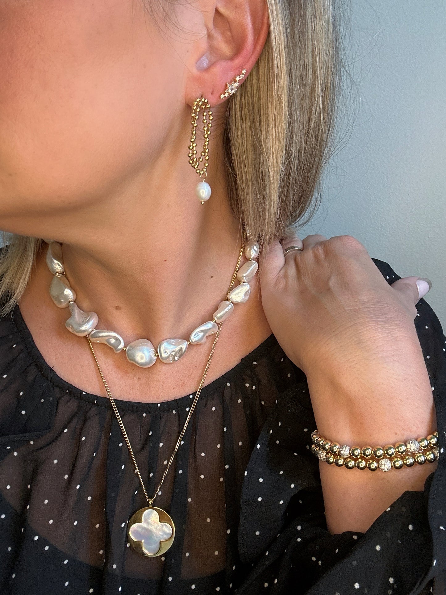 Mother Pearl Pendant Necklace