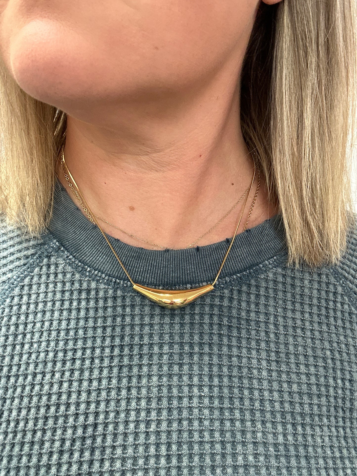 Curve Gold Necklace