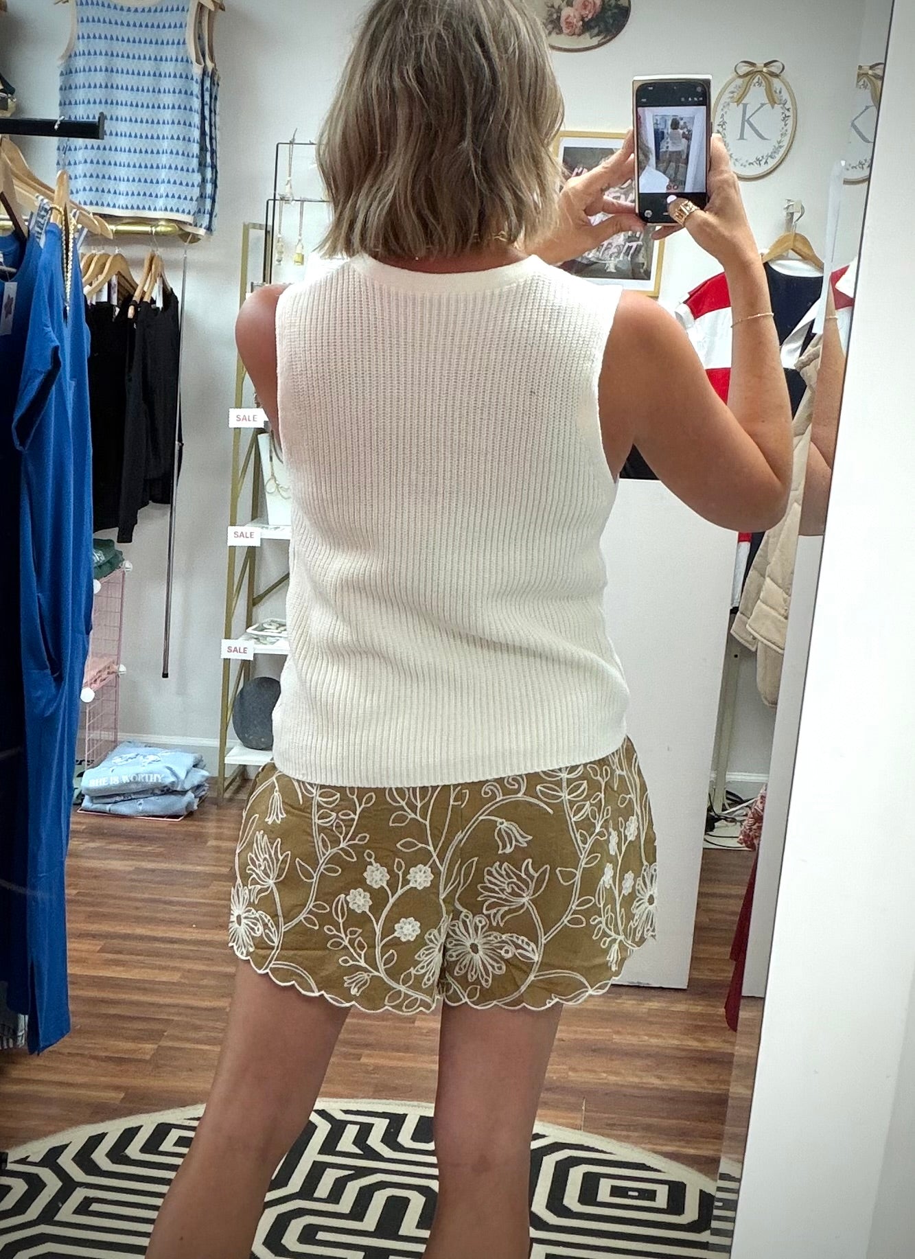 Embroidered Scallop Shorts