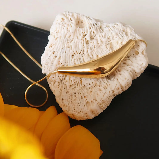 Curve Gold Necklace